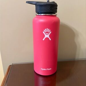 NWOT pink Hydro Flask 32 ounce water bottle